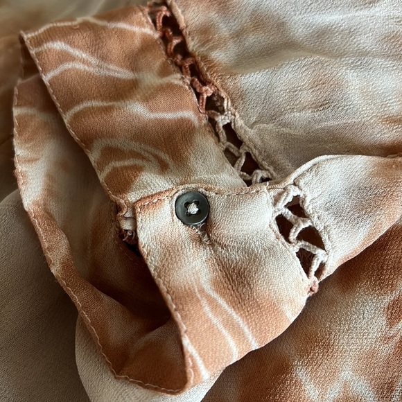 FREE PEOPLE - NEW WITH TAGS - Sheer Boho Blouse Medium - Picture 7 of 8